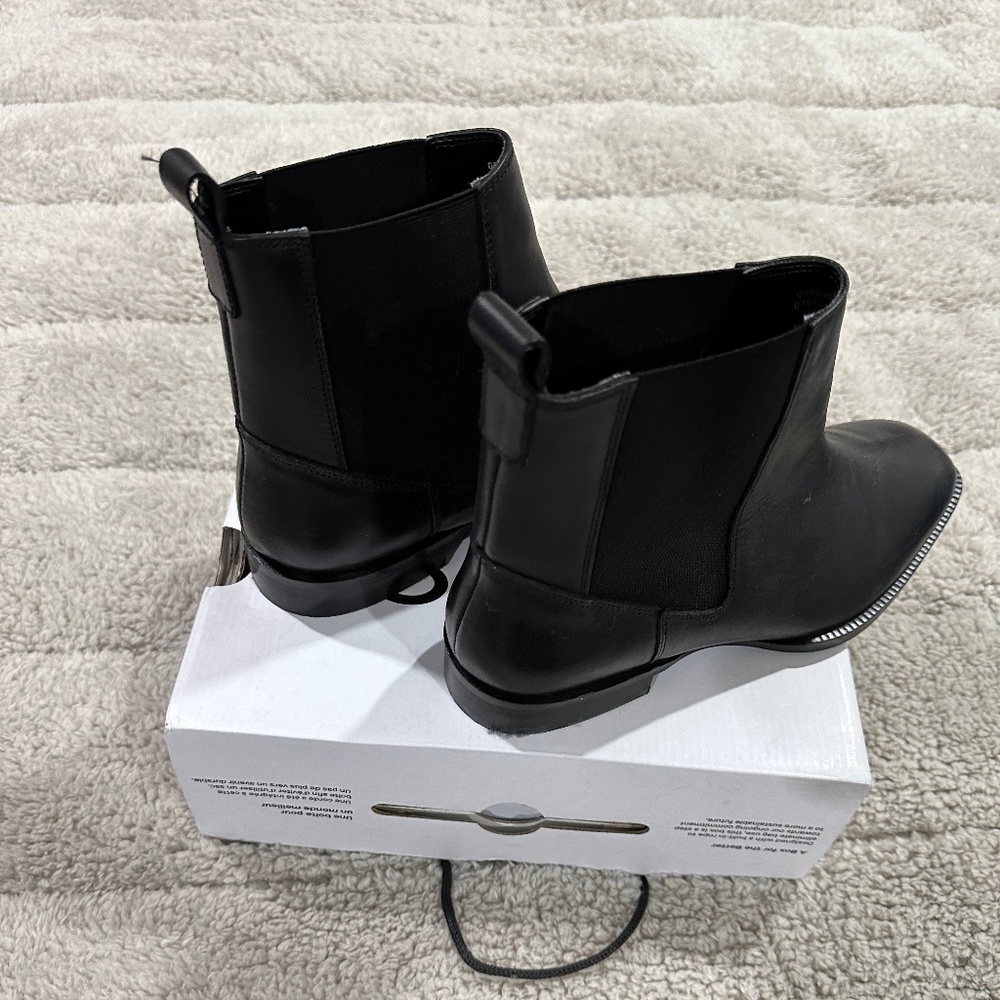 Black Boot - Picture 2 of 2